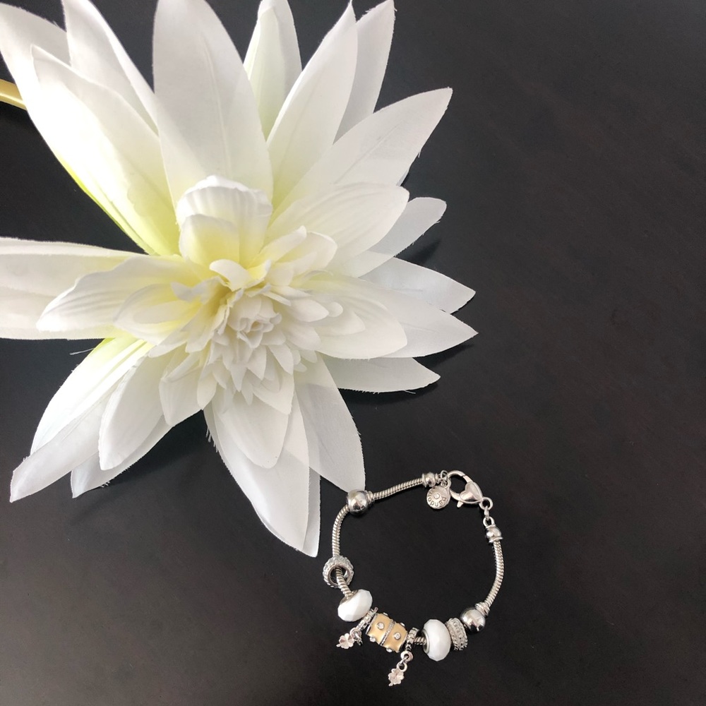 Charm bracelet